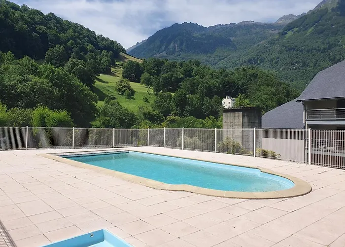 6 Places Au Coeur De Luz Saint Sauveur *